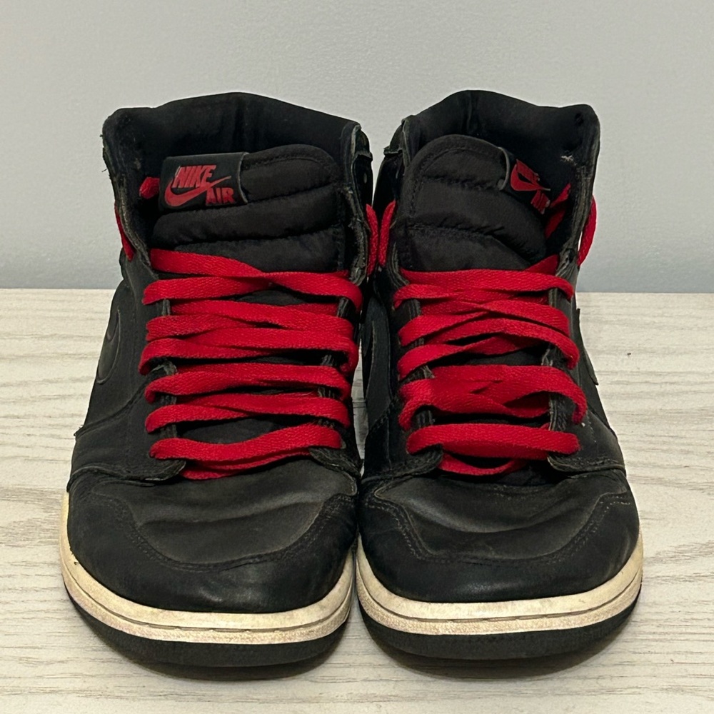 jordan 1 retro high og black gym red